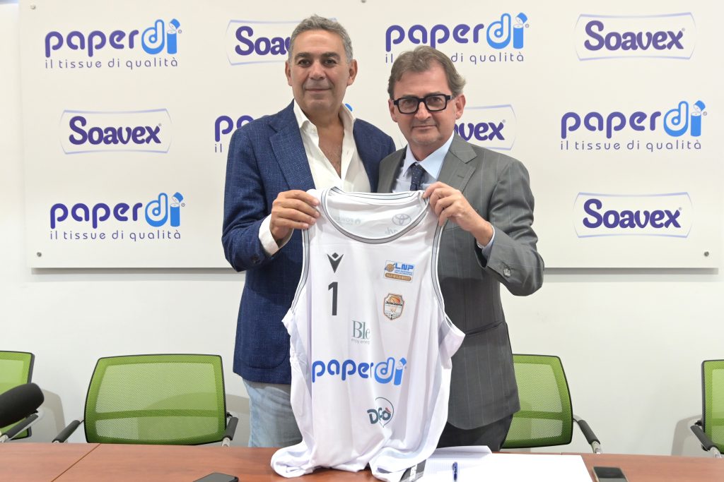 Di Leva e Farinaro maglia Juvecaserta